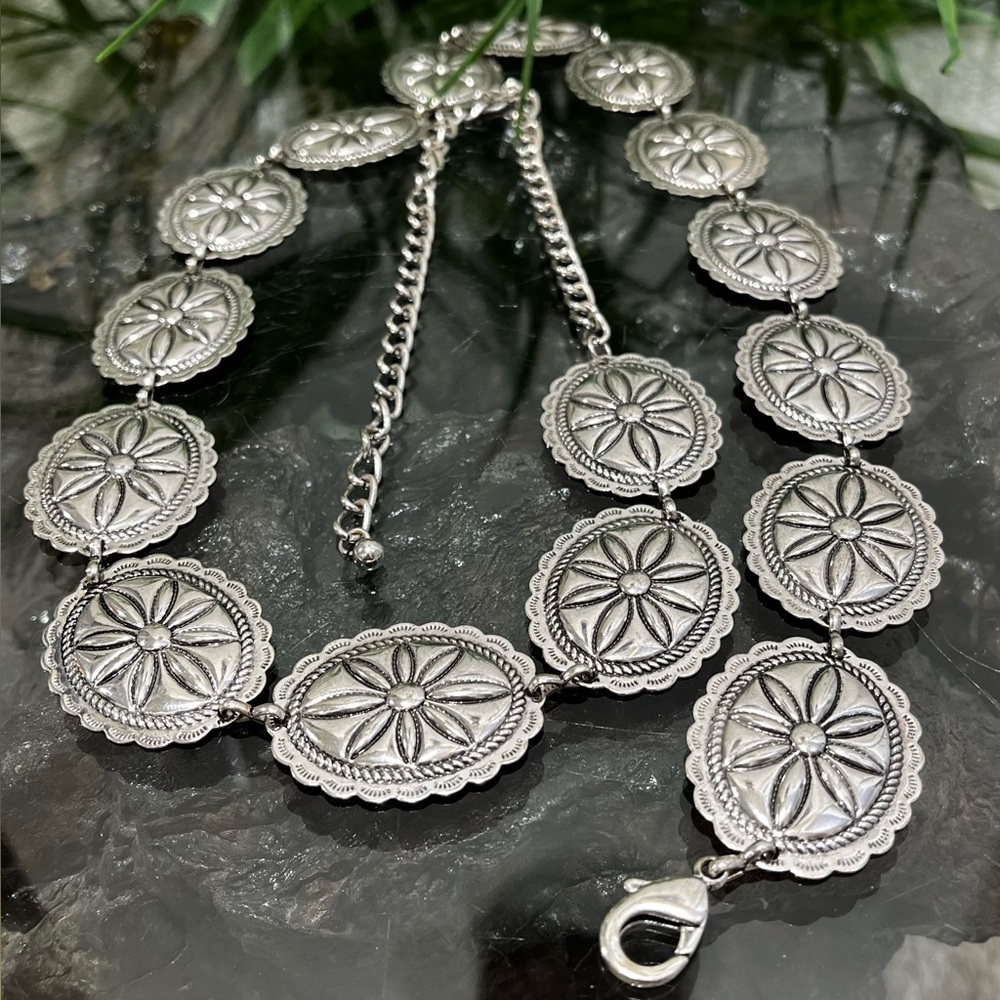 Metal Floral Concho Belt adjustable closure Women’s Sz. S-L